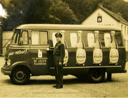 oude foto leeuw bier leverbus 1955